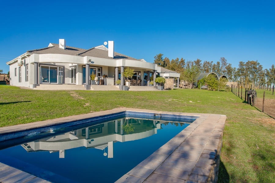 13 Bedroom Property for Sale in Bainskloof Western Cape